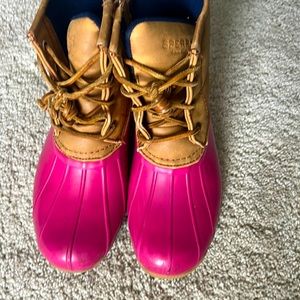Gently used Girls size 2 SPERRY boots